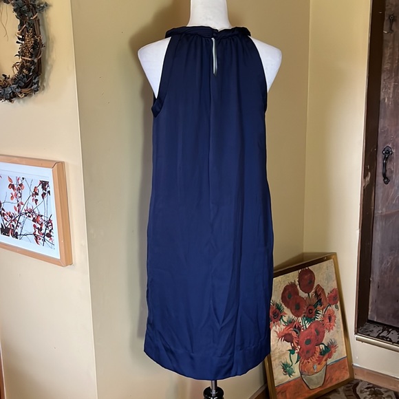 TALBOTS Size 10 Rolled Round  Neckline Summer Dress Classic Navy
$139 NEW - Picture 7 of 14